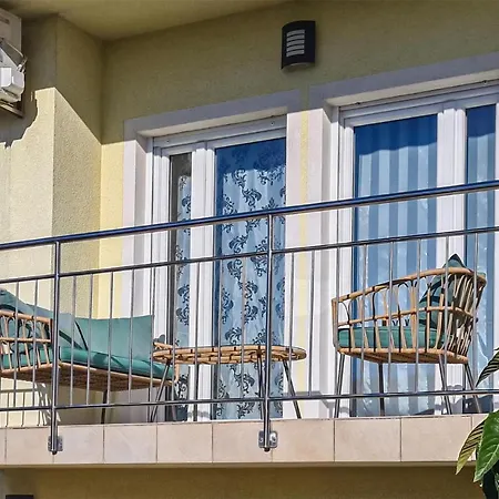 1 Bedroom Amazing In *